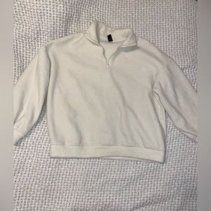 oversized off white sweater. size S